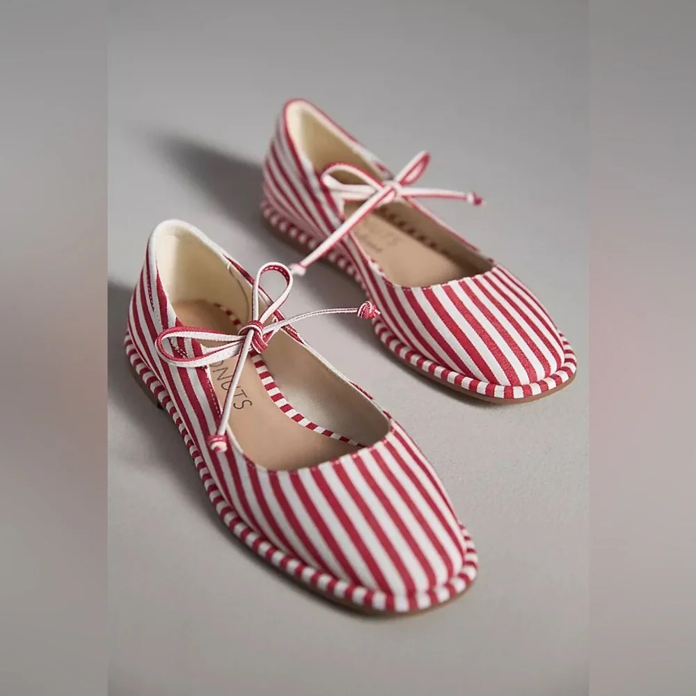 Red & White Striped Women's Ballet Flats - Picture 2 of 6